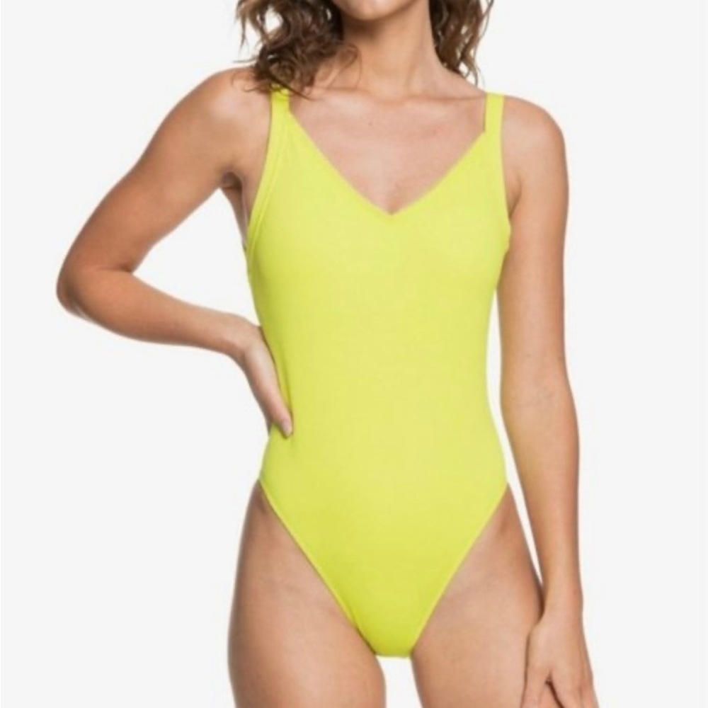 NWT Roxy Kelia Moniz One Piece Swimsuit Hailey Bieber Bikini medium